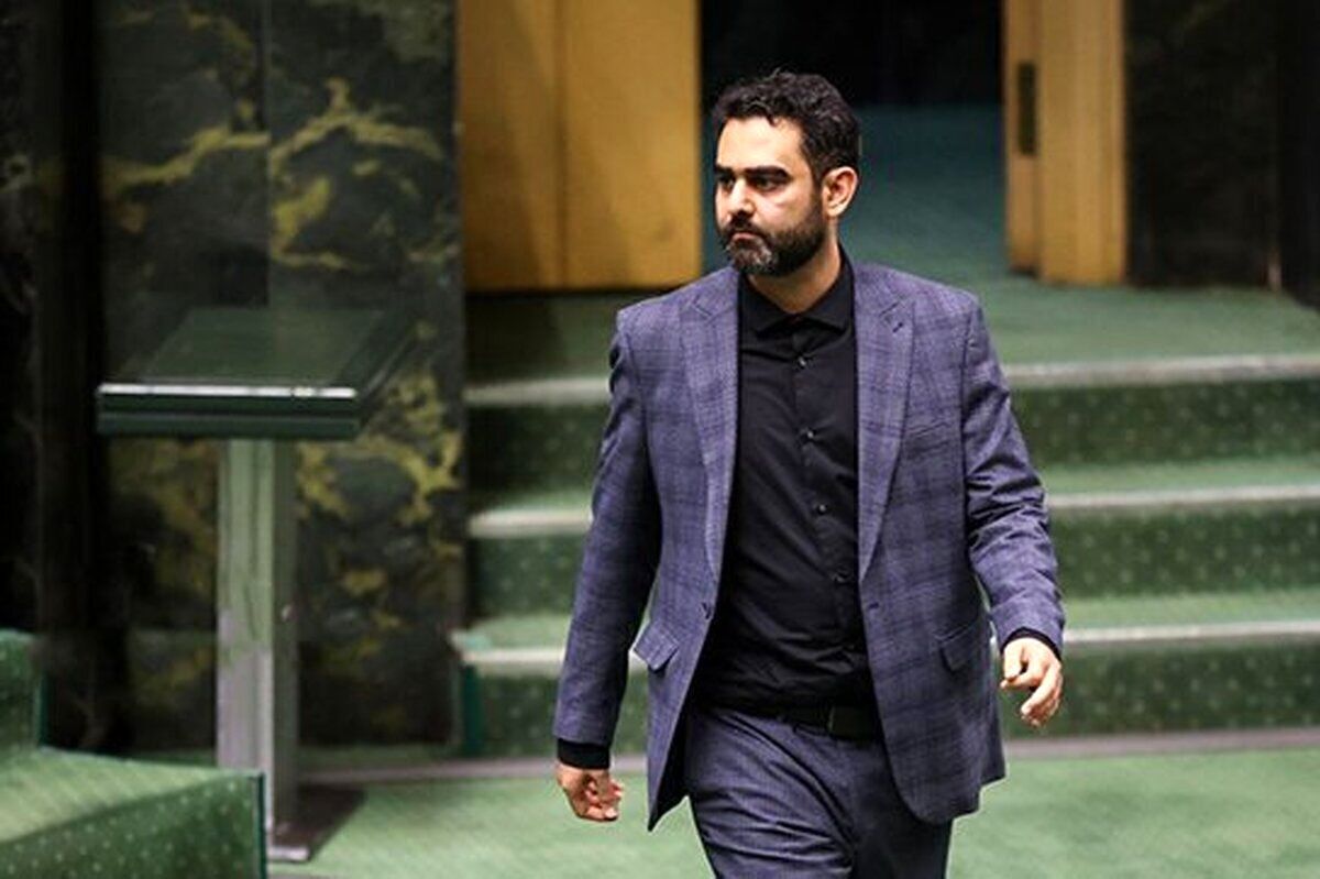 نماینده تندروی مجلس: درخواست استیضاح وزیر راه را امضا کردم!