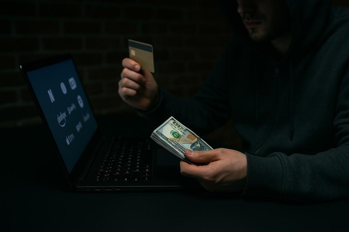 بازار زیرزمینی سرویس‌های دیجیتال در ایران/ قاچاق قانونی به سبک اشتراک فروشی