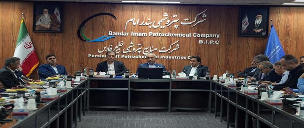 بازار سرمایه، چشم‌انتظار عرضه سهام بزرگ‌ترین شرکت پتروشیمی ایران/ پتروشیمی بندرامام به فرابورس می‌آید