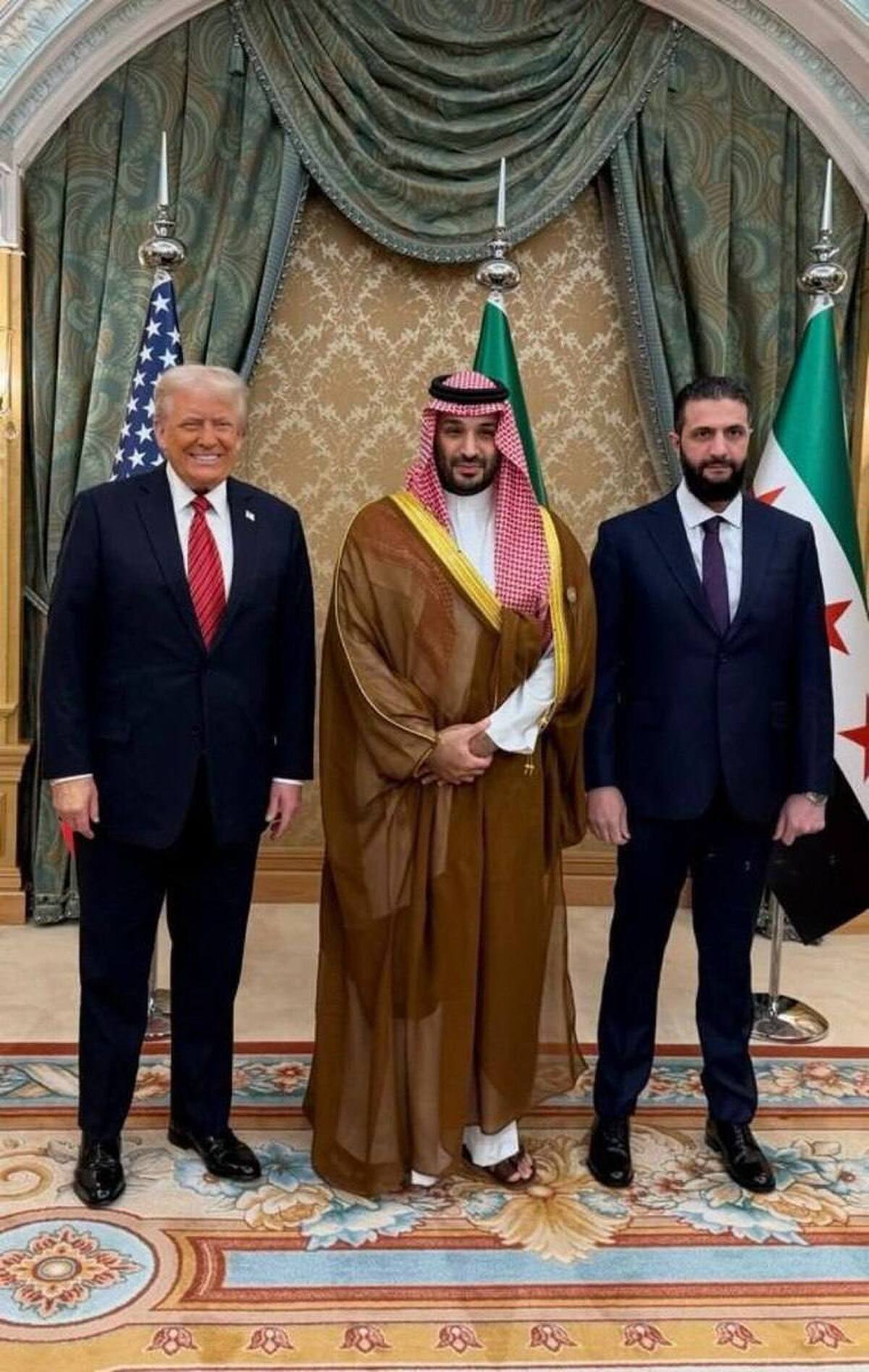 ملاقات تاریخی ترامپ و جولانی/ اولین دیدار یک رئیس جمهور آمریکایی و سوری از سال۲۰۰۰ میلادی + عکس