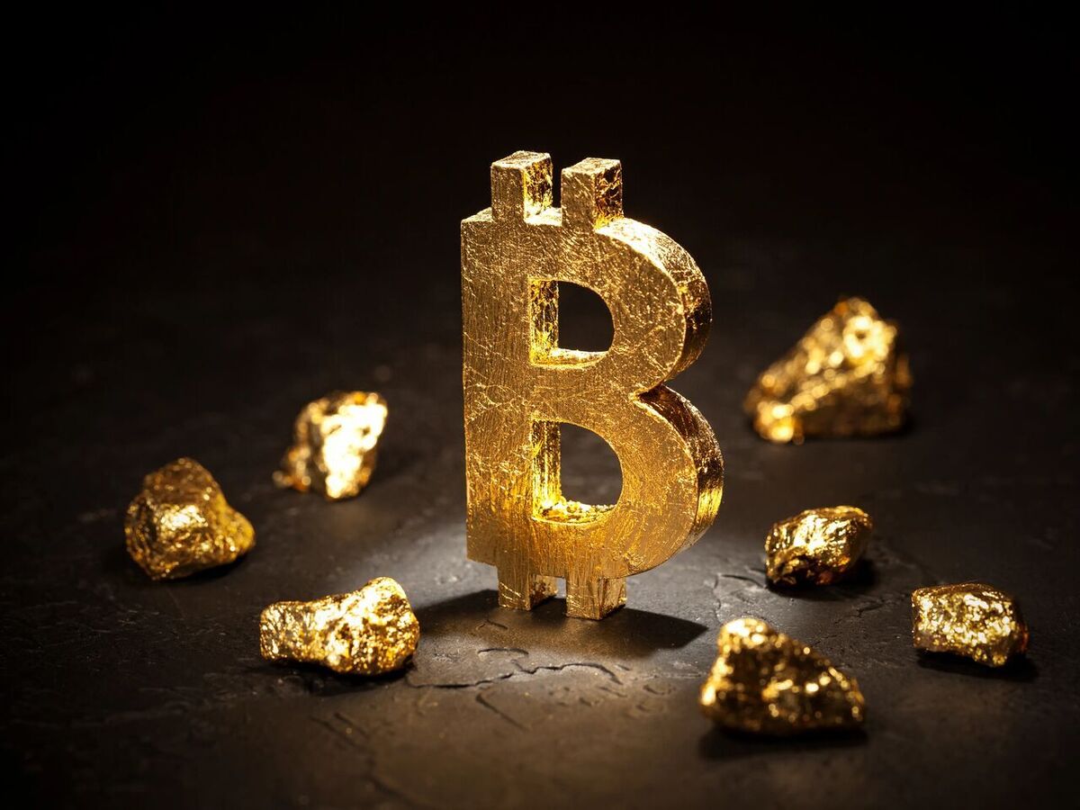 بیت‌کوین طلا را قربانی می‌کند