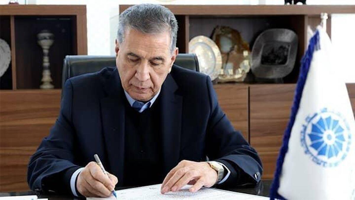 دولت و بانک مرکزی در حوزه تولید و تجارت، تسهیل‌گری کنند