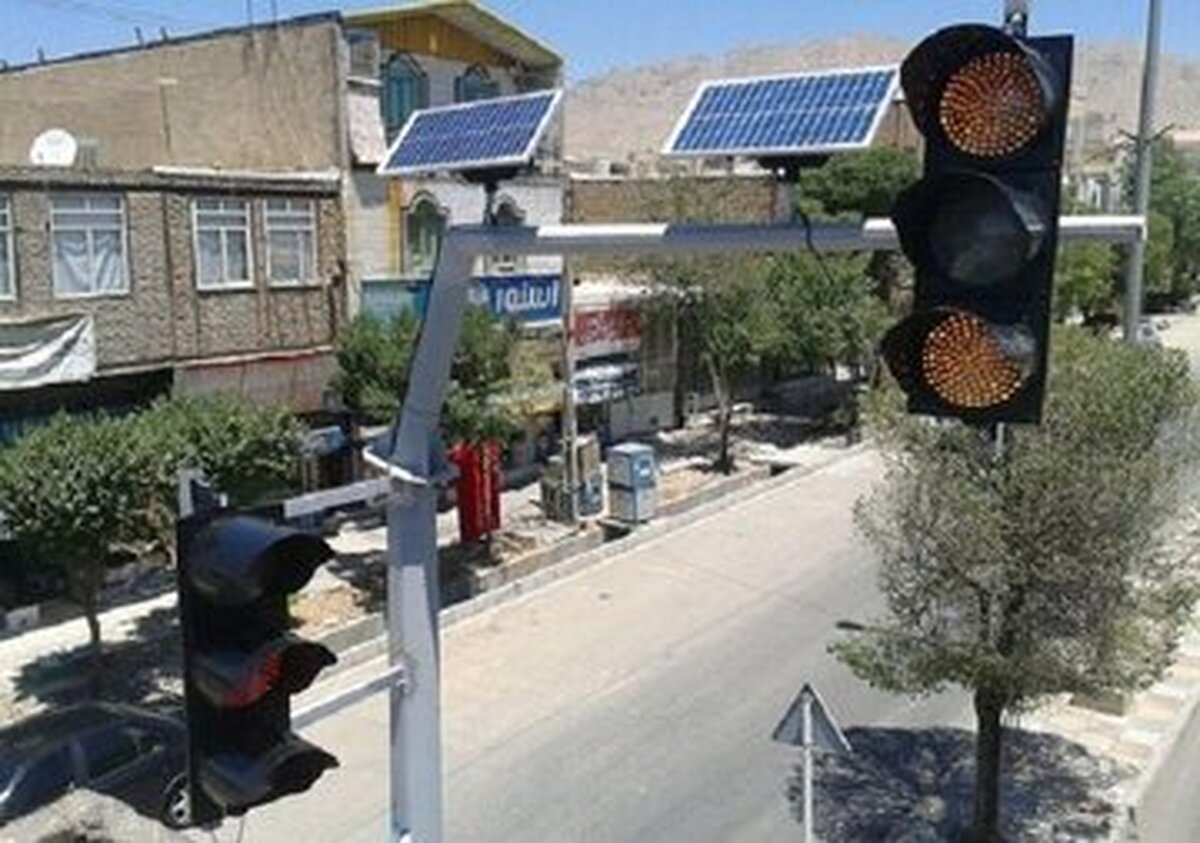 پیشنهاد پلیس راهور برای قطع نشدن برق چراغ راهنمایی تقاطع‌ها