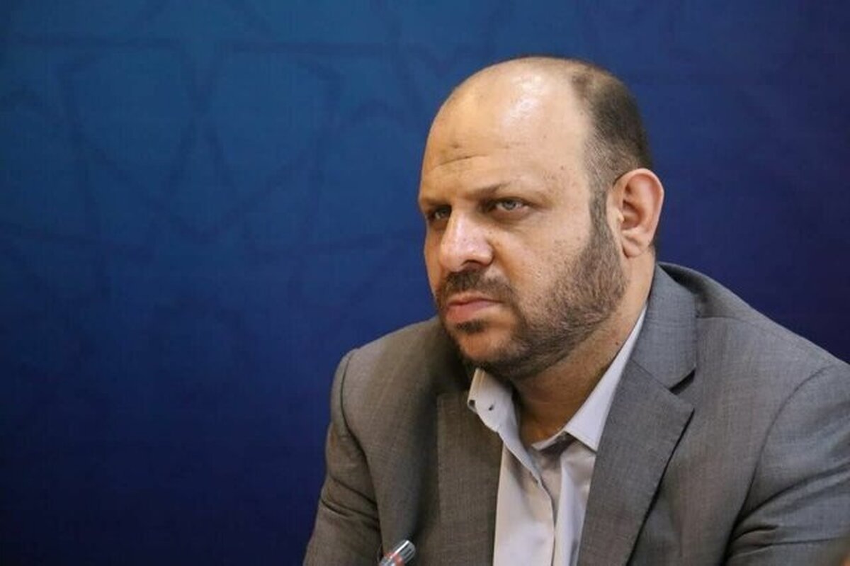 معلمان بجای نگرانی از معیشت خود باید تمام توان خود را در میدان تربیت به کاربگیرند