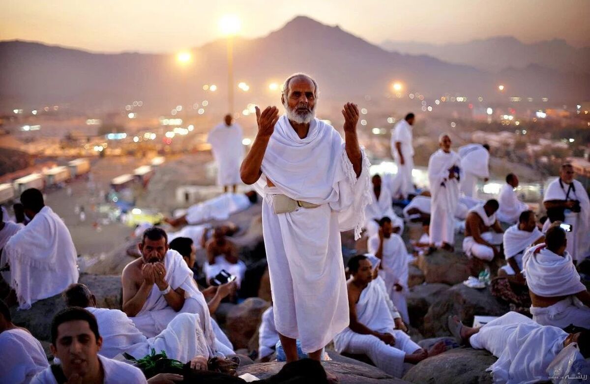 پیام کوتاه برای روز عرفه ۱۴۰۴ / ۲۰ پیام زیبا و معنوی برای تبریک روز عرفه