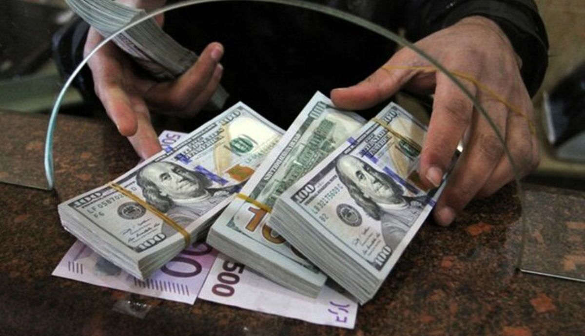 ارزش دلار کاهش یافت / ریزش قیمت دلار در معاملات عصر امروز ۱۷ خرداد ۱۴۰۴