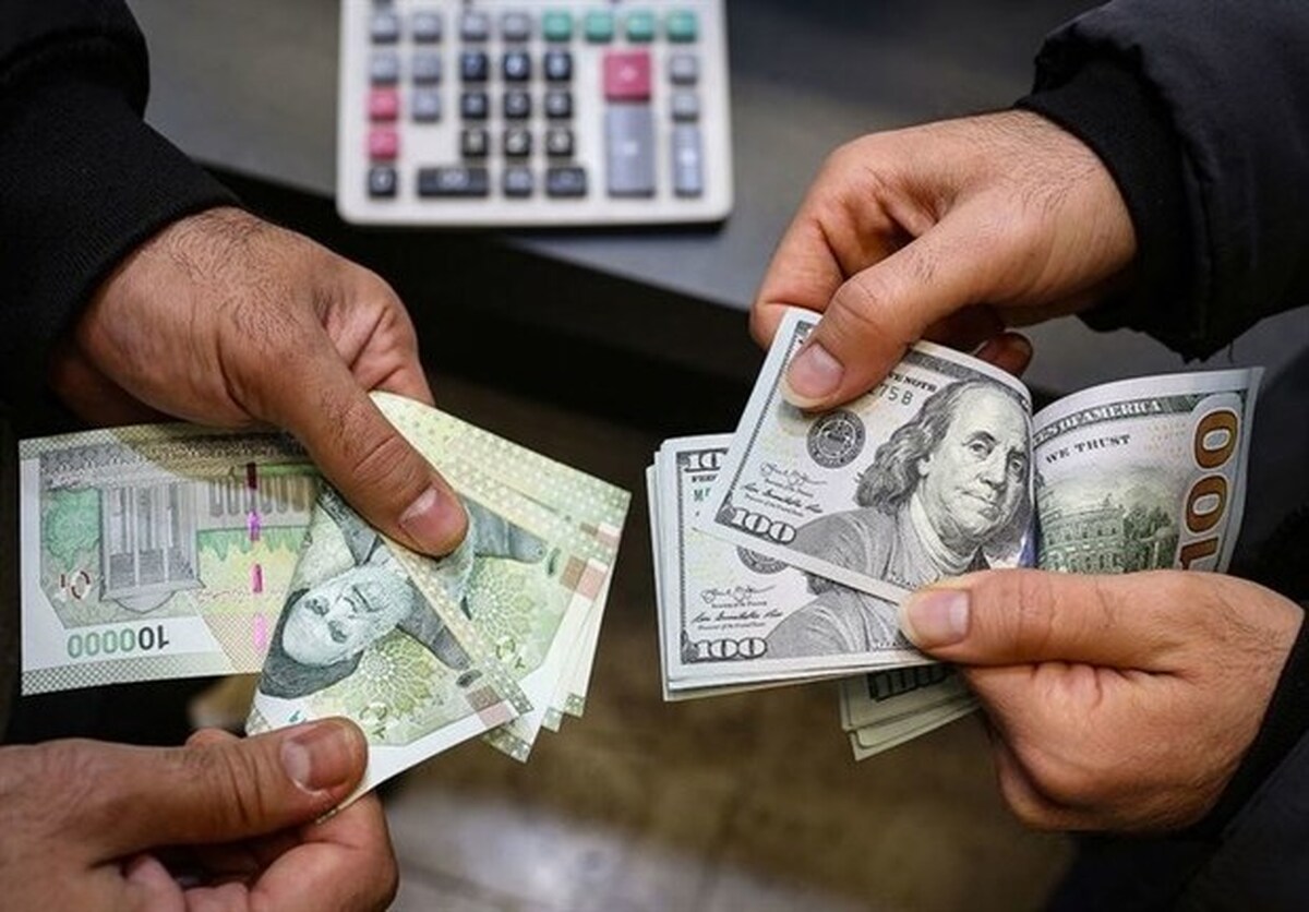 بانک مرکزی باید ارز را تک نرخی کند/ پیش فروش ارز باید آزادانه و به قیمت روز باشد