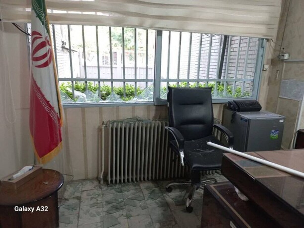 دبیرستان دخترانه تهران پس از حمله اسراییل به تهران+ عکس