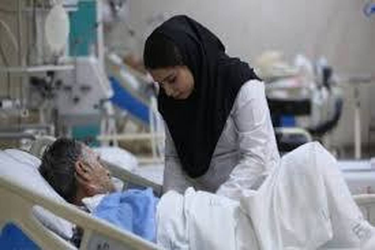 با وجود مشکلات صنفی؛ پرستاران مانند همیشه با جان‌ودل پای کار آمدند!